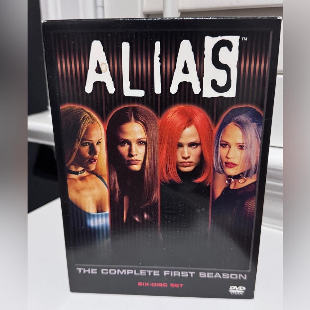 π΅οΈββοΈπ Alias: The Complete First Season DVD Box Set (6-Disc Collection) ππ΅οΈβ - Picture 16 of 16